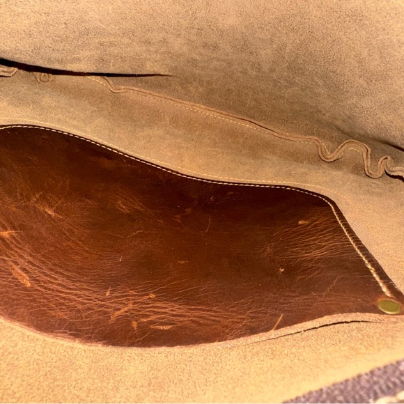 Handmade leather cross body bag in great condition. - Picture 3 of 3